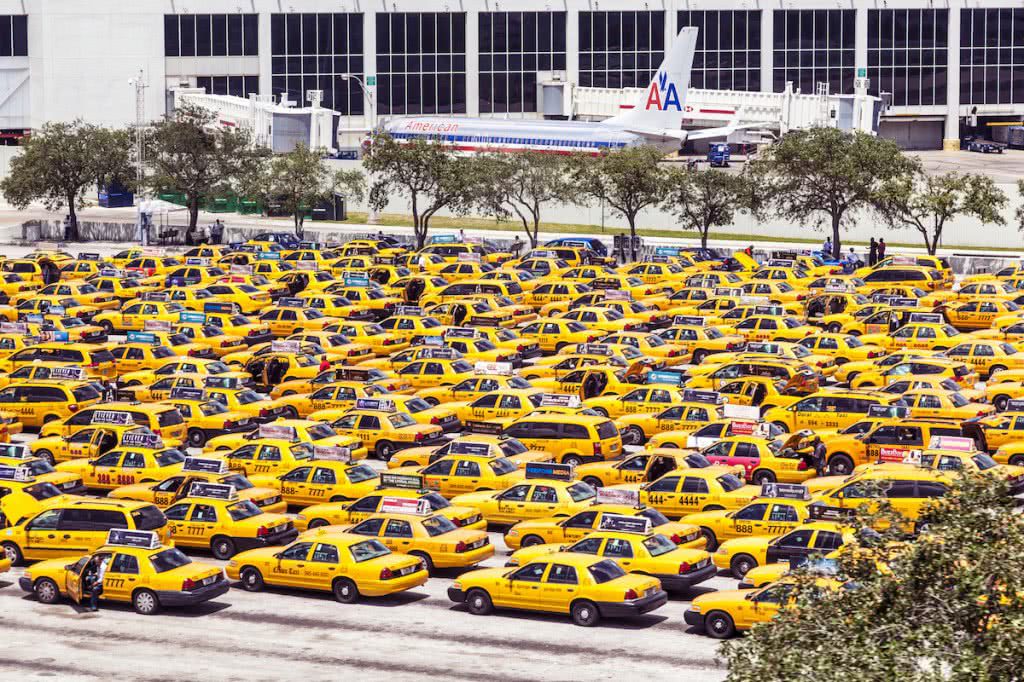 taxi-cab-fleet-airport